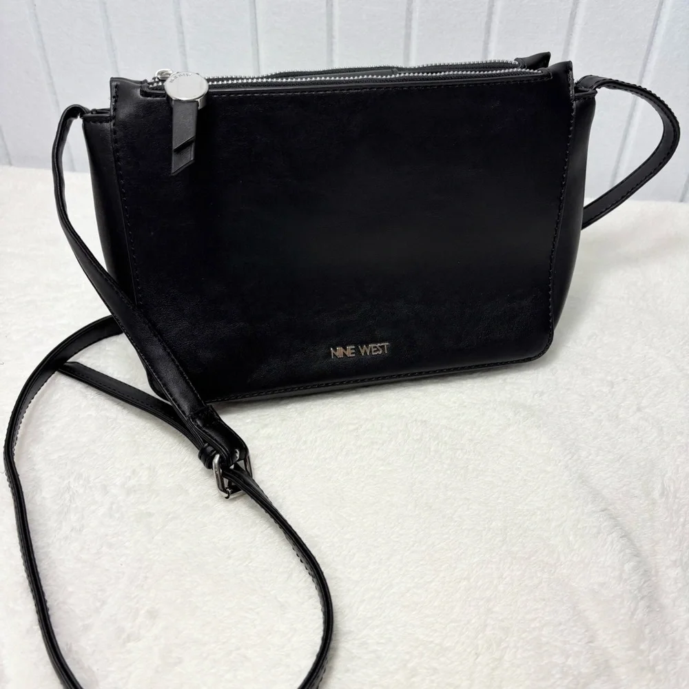 Nine West Elegant Black Crossbody Bag‎